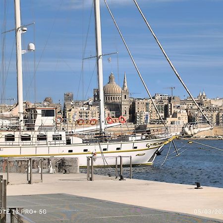 One Bedroom Tea Apartment Il-Gzira Экстерьер фото