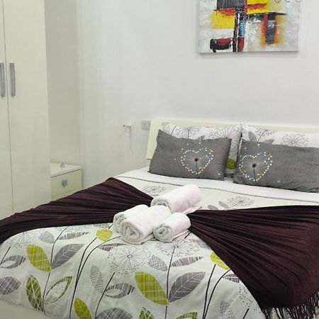 One Bedroom Tea Apartment Il-Gzira Экстерьер фото