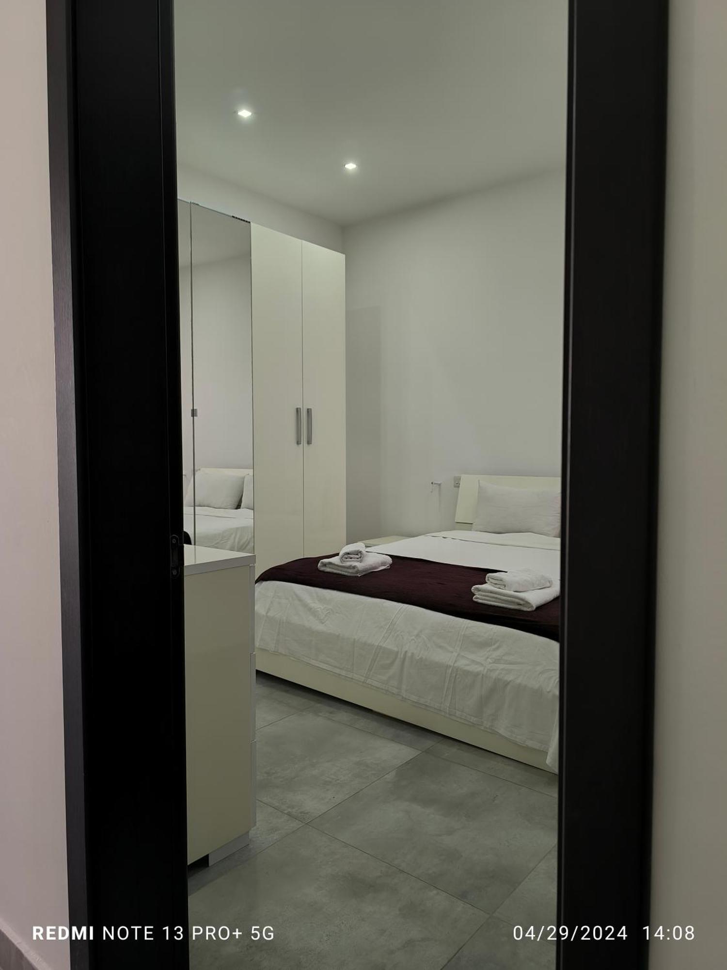 One Bedroom Tea Apartment Il-Gzira Экстерьер фото