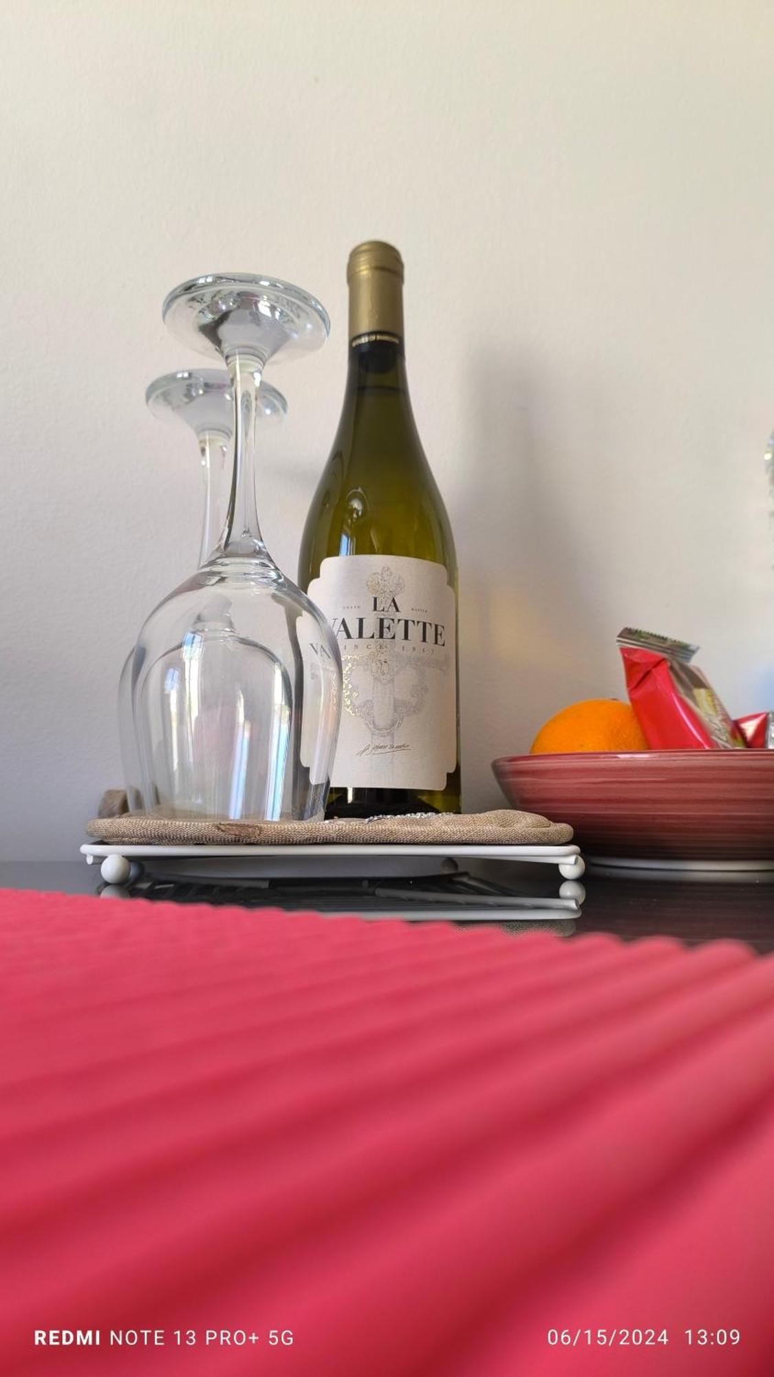 One Bedroom Tea Apartment Il-Gzira Экстерьер фото