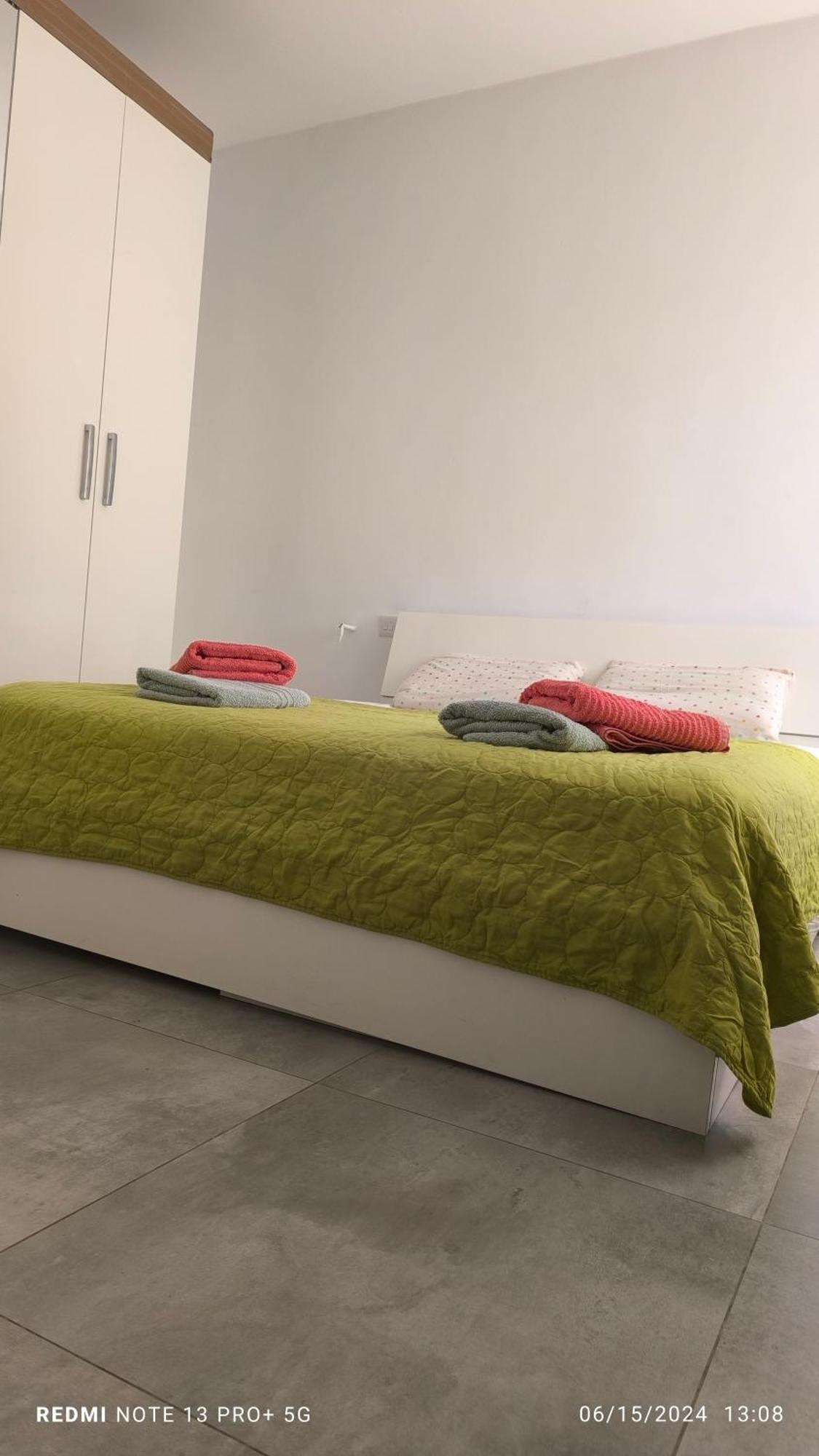 One Bedroom Tea Apartment Il-Gzira Экстерьер фото