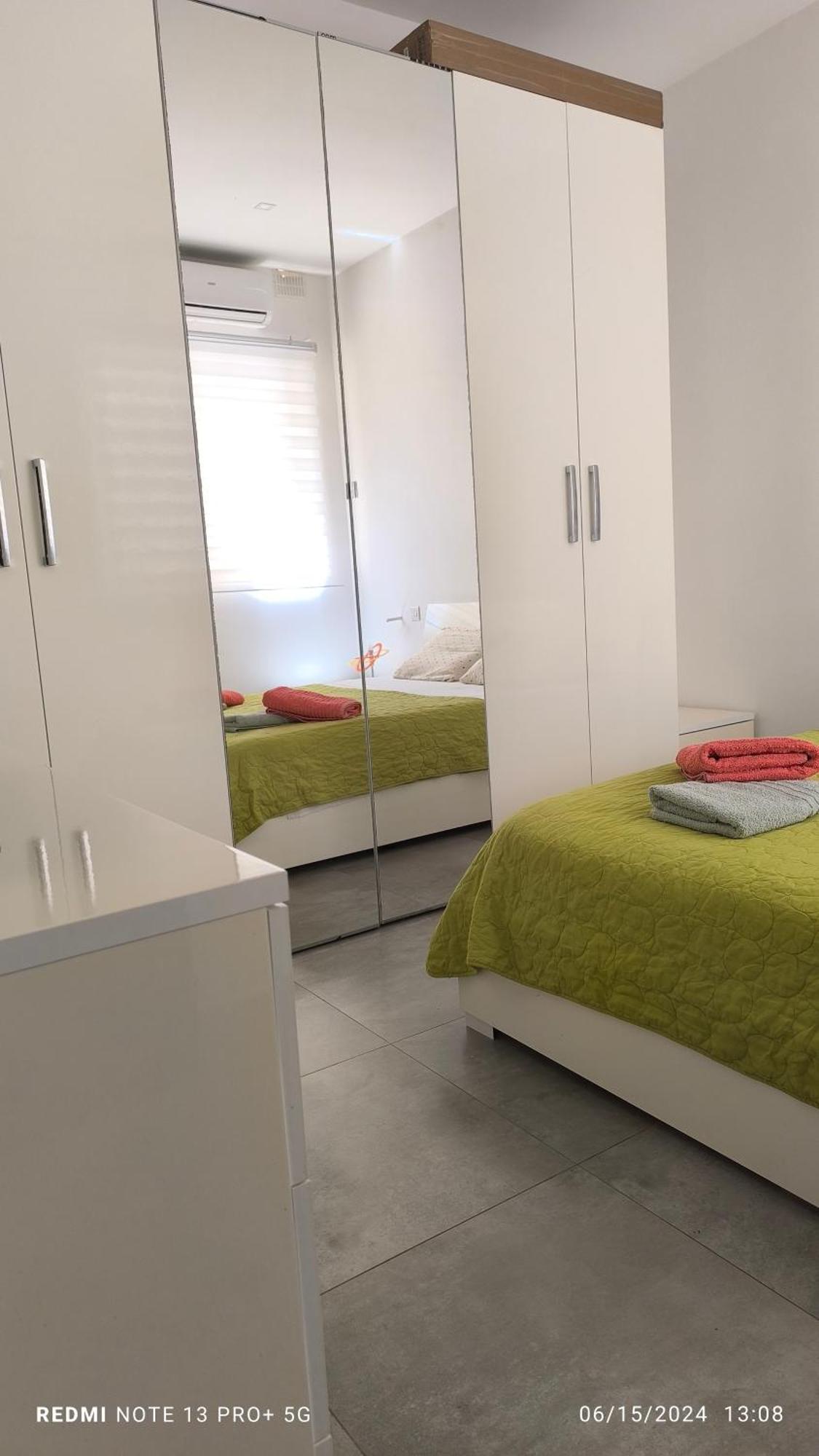 One Bedroom Tea Apartment Il-Gzira Экстерьер фото