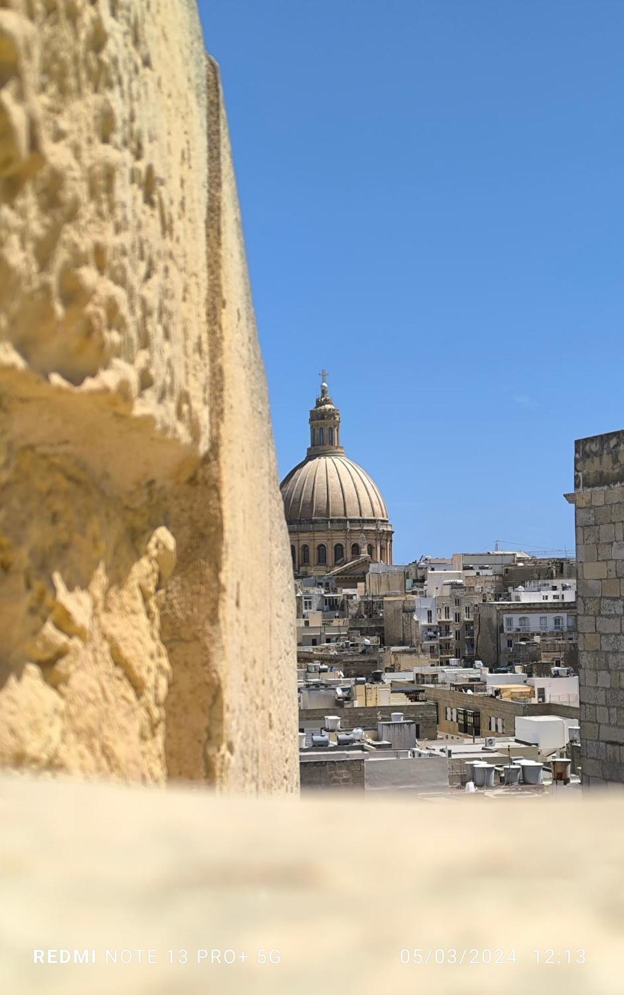 One Bedroom Tea Apartment Il-Gzira Экстерьер фото