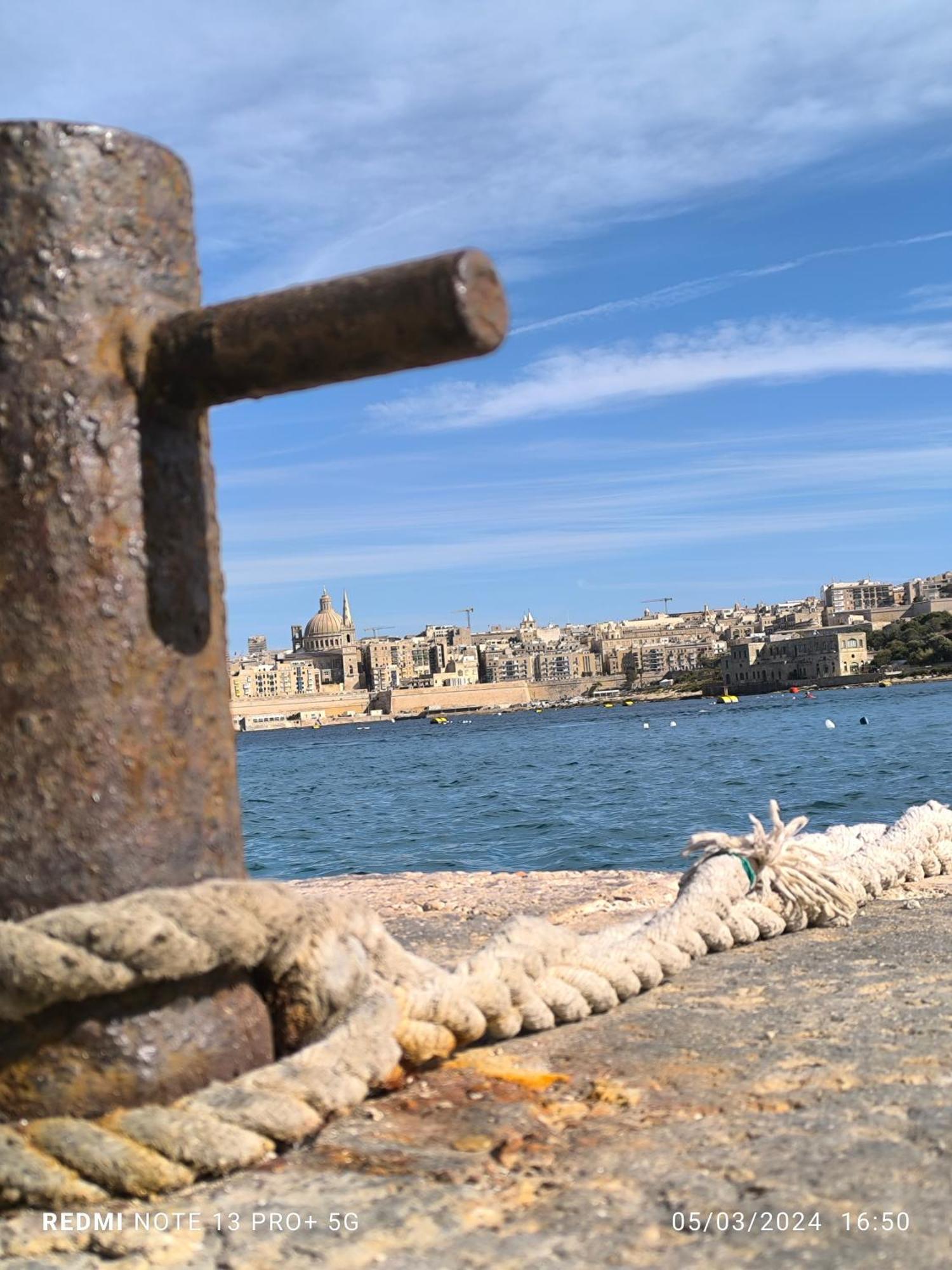 One Bedroom Tea Apartment Il-Gzira Экстерьер фото