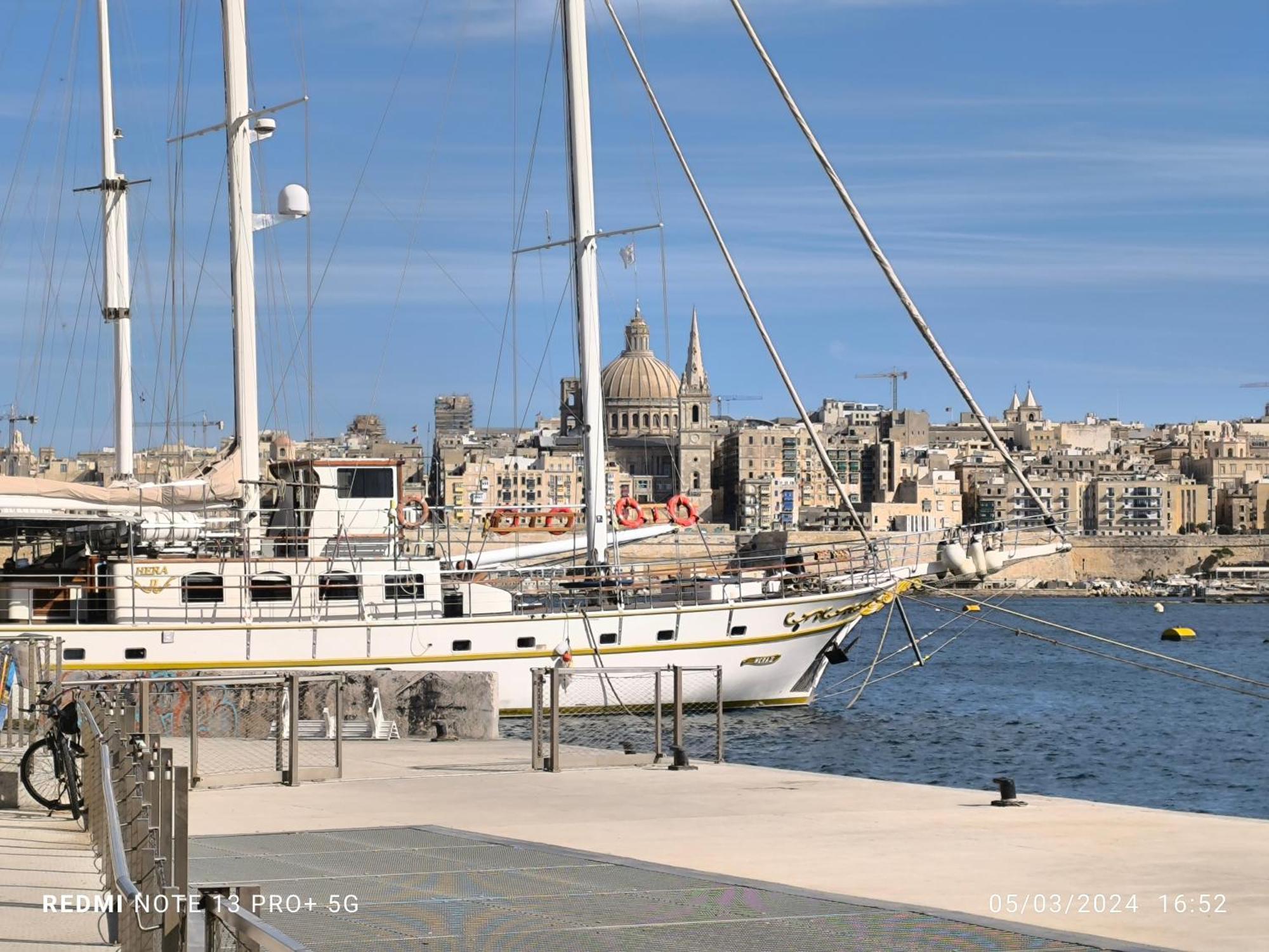 One Bedroom Tea Apartment Il-Gzira Экстерьер фото