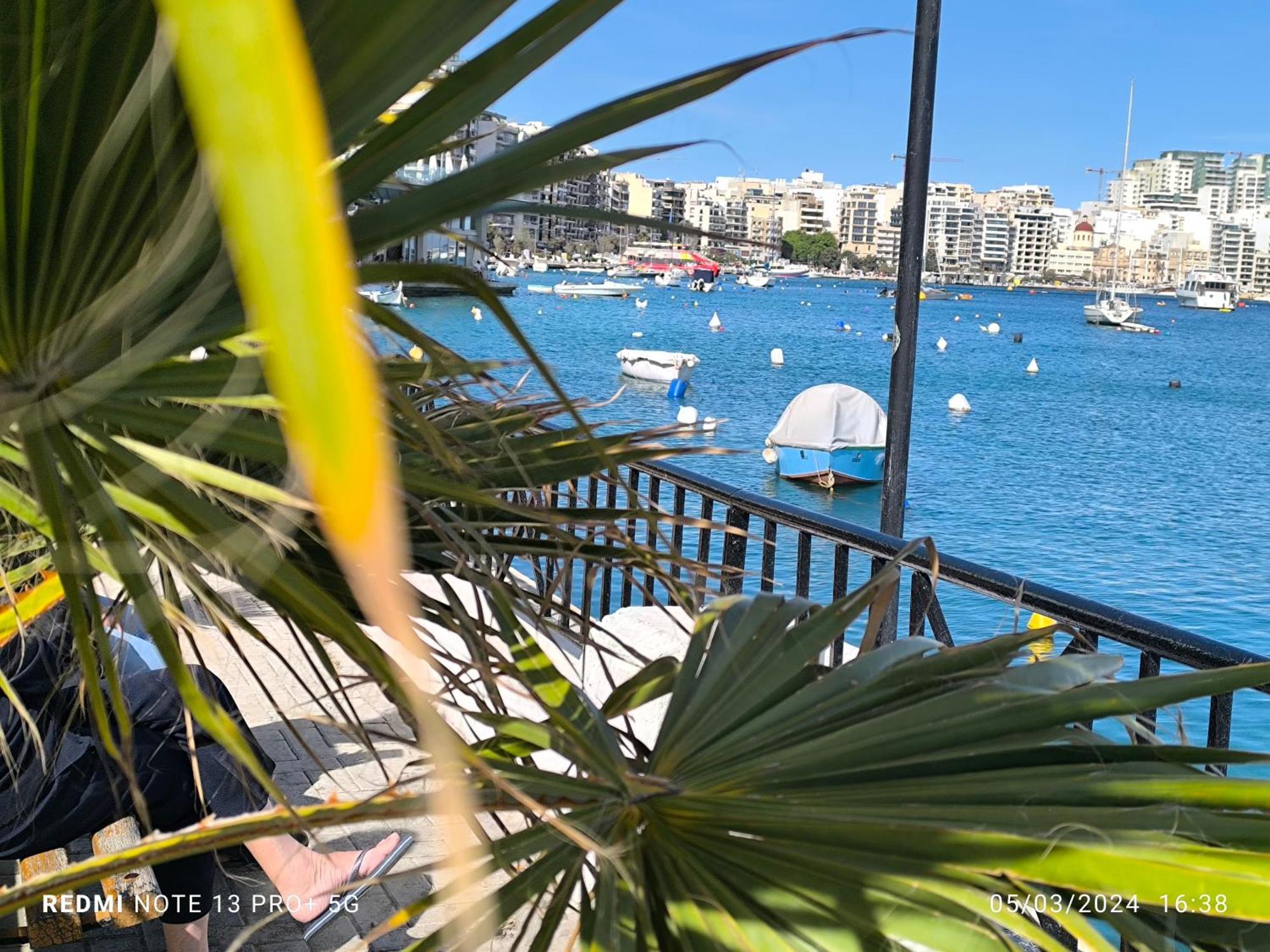 One Bedroom Tea Apartment Il-Gzira Экстерьер фото