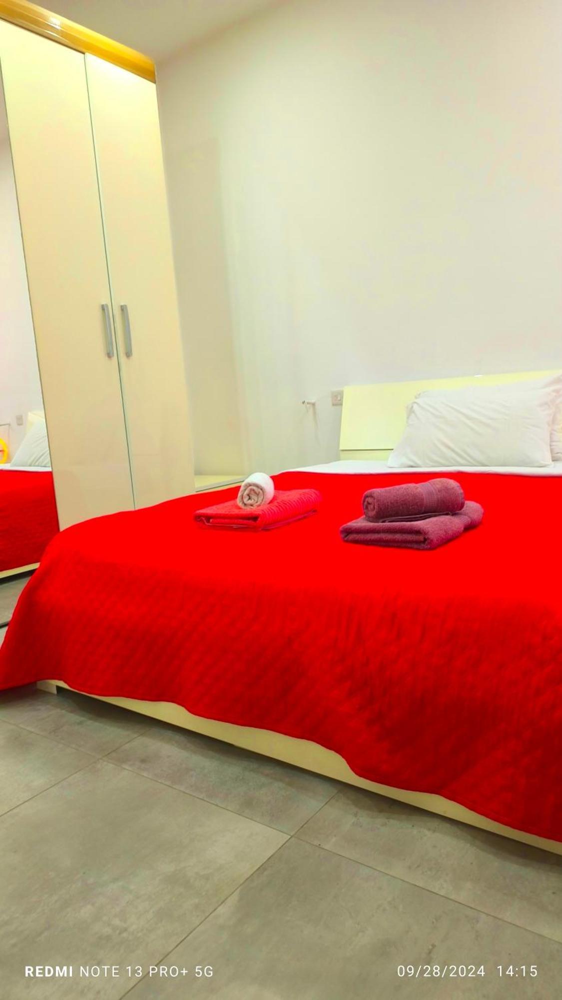 One Bedroom Tea Apartment Il-Gzira Экстерьер фото