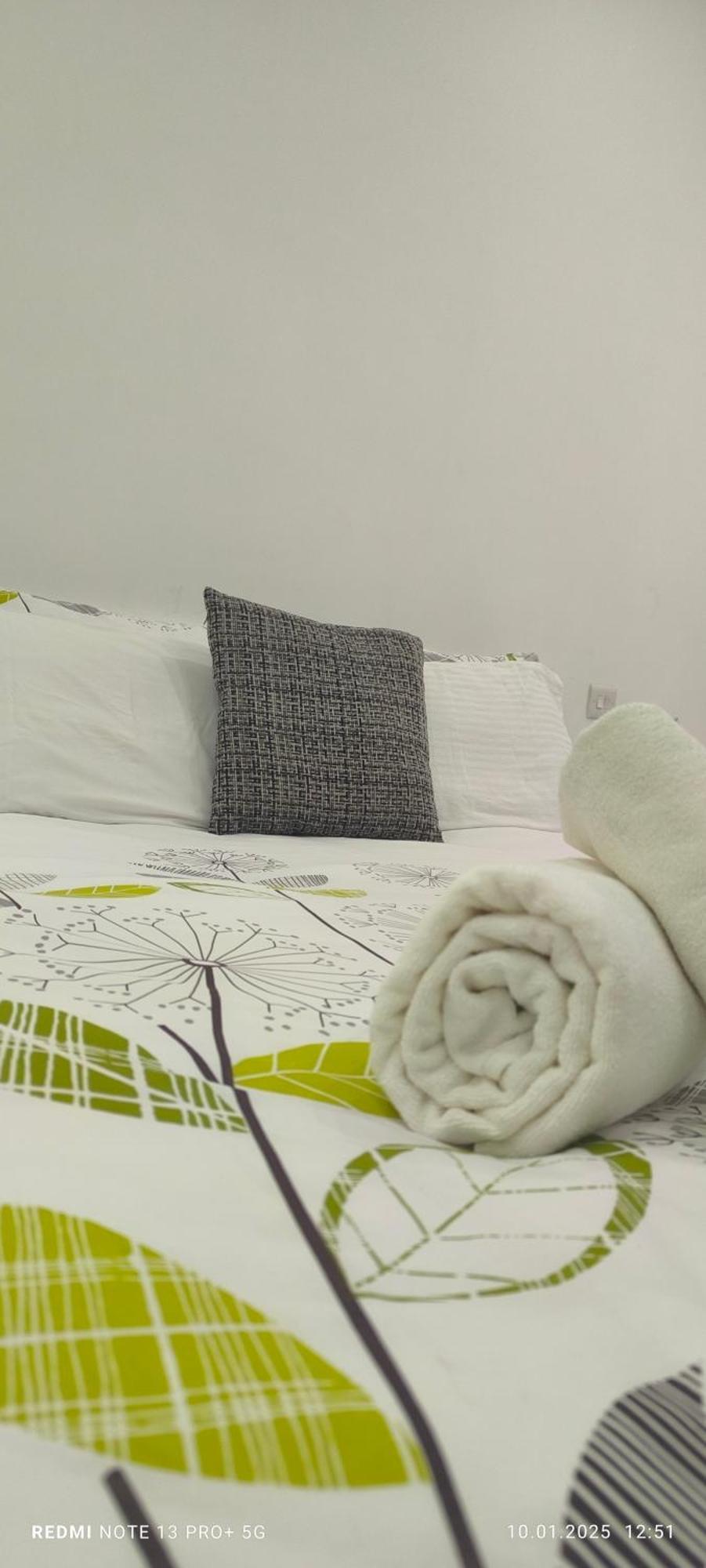 One Bedroom Tea Apartment Il-Gzira Экстерьер фото