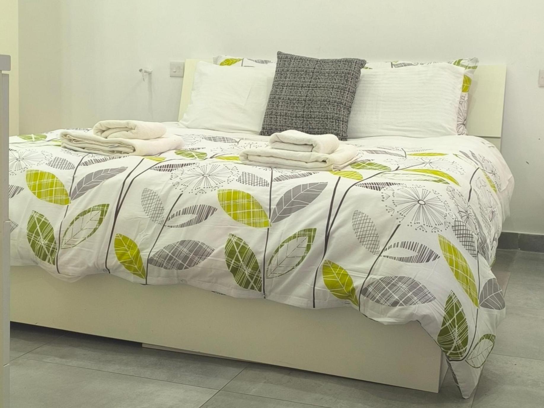 One Bedroom Tea Apartment Il-Gzira Экстерьер фото