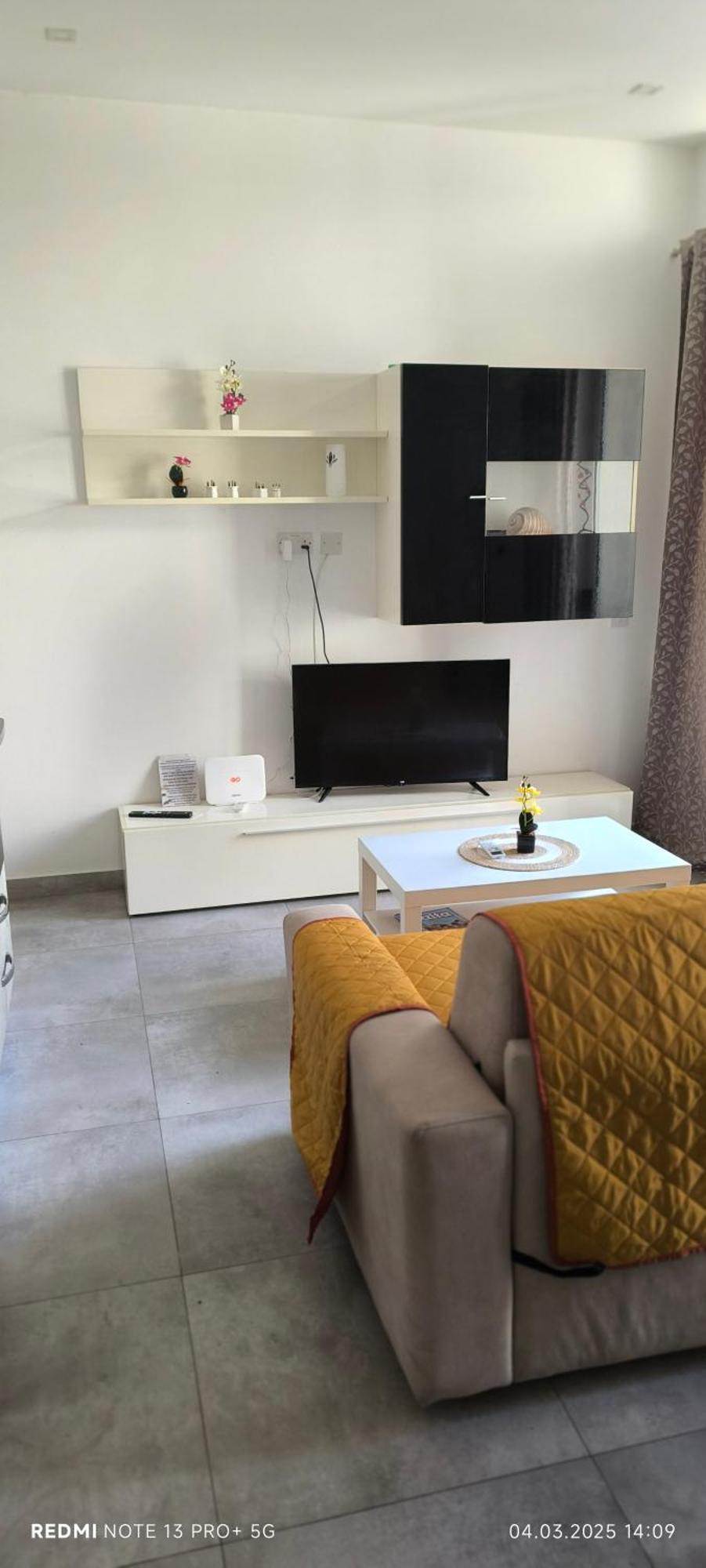 One Bedroom Tea Apartment Il-Gzira Экстерьер фото